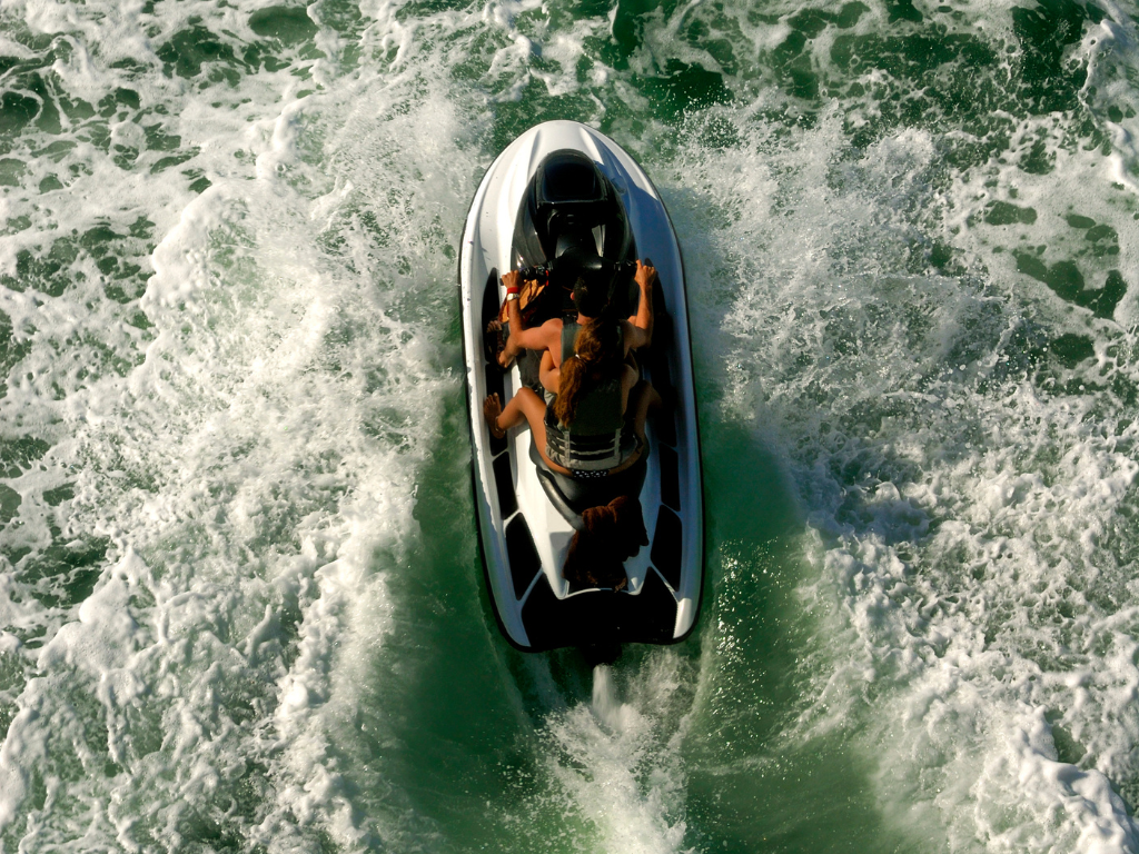Read more about the article Discover the Thrill of the Waves with Sea-Doo Jet Ski Rentals