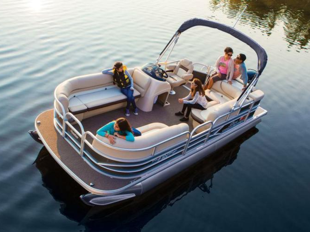 Read more about the article How old do you have to be to rent a boat on Lake Pleasant?