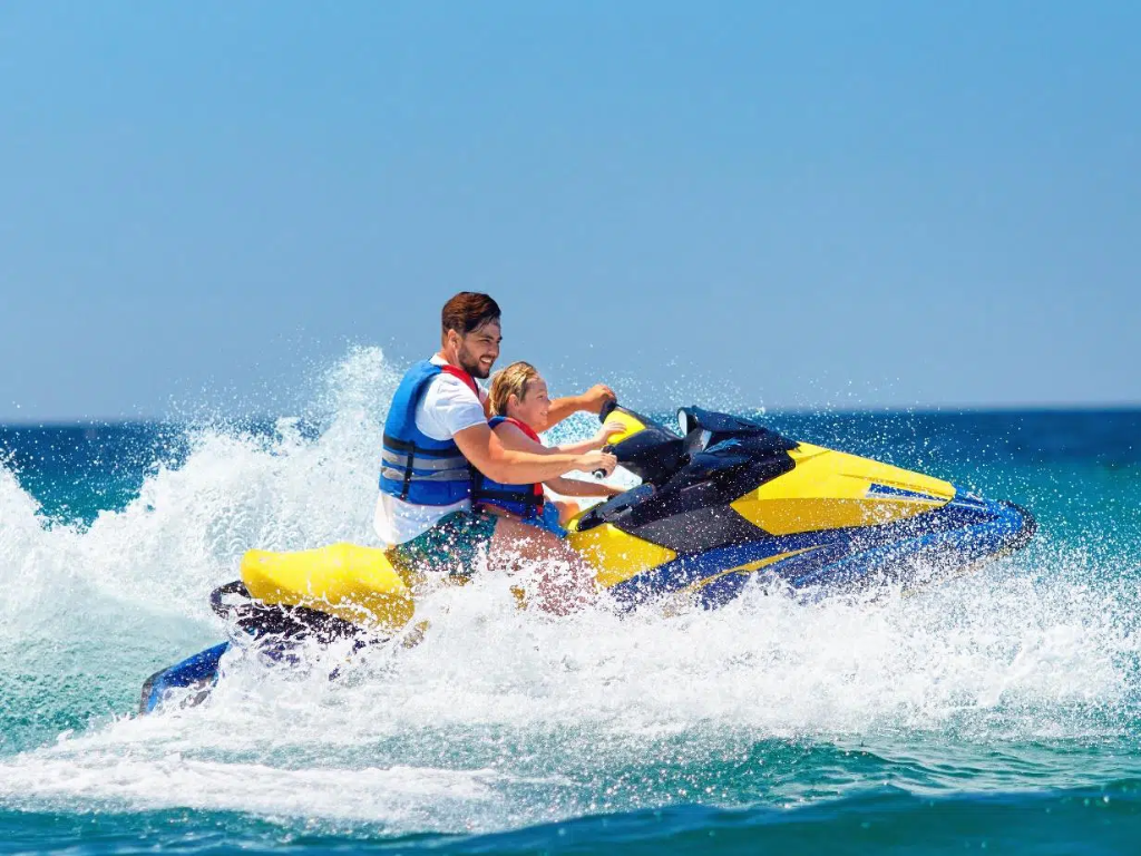 Read more about the article The Benefits of Taking a Jet Ski Safety Course