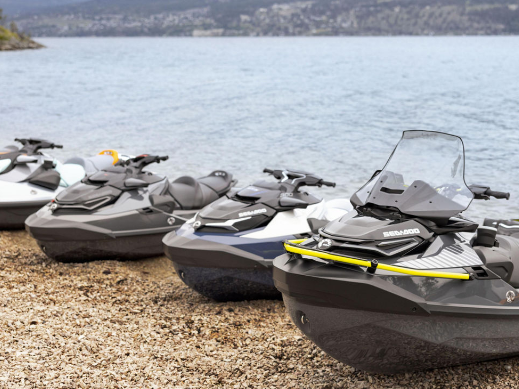 Read more about the article Understanding Jet Ski Laws in Arizona for Safe Water Adventures