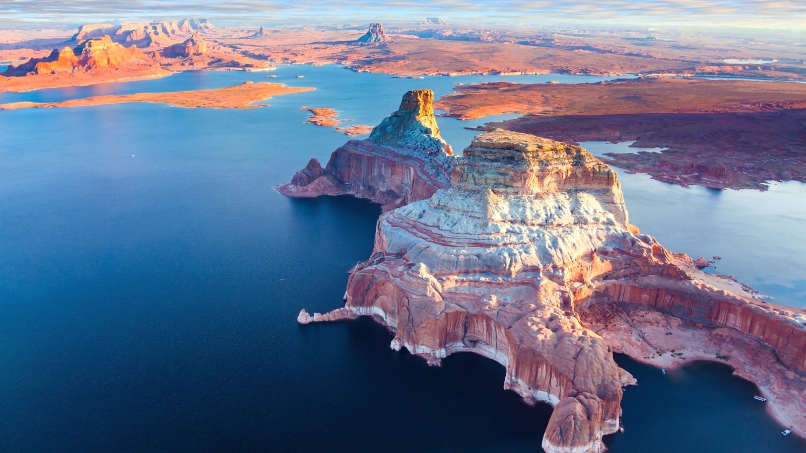 Read more about the article How to Navigate Arizona’s Lakes Safely